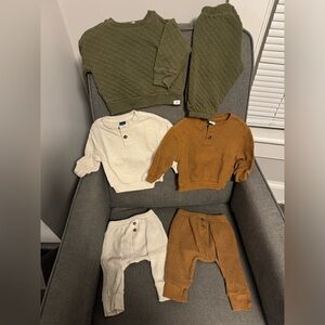 Baby Gap / Old Navy Baby Outfit Bundle